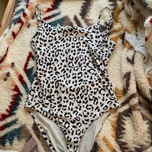 NWT Aerie White Leopard Print  Swimsuit XL Long